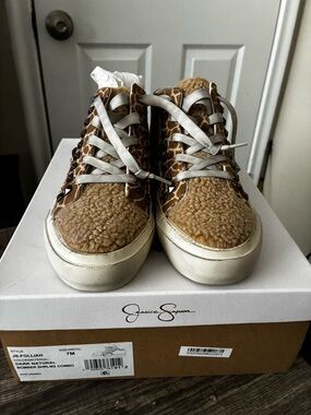 Jessica Simpson Tan Brown Giraffe Sherpa Low-Top Sneakers